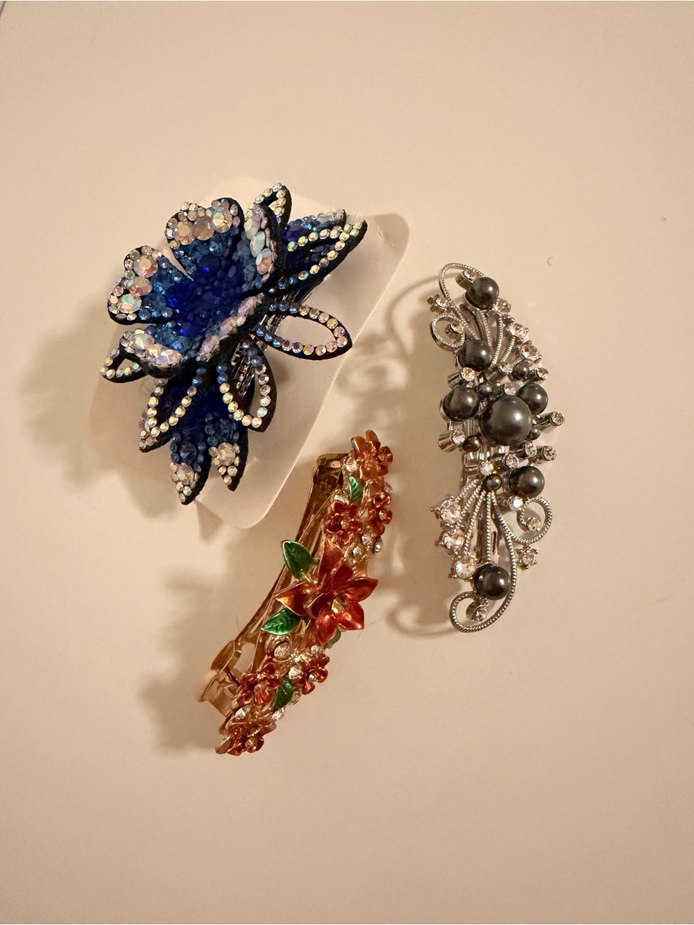 Blue Crystal Flower Hair Clip - Elegant Sparkle Accent